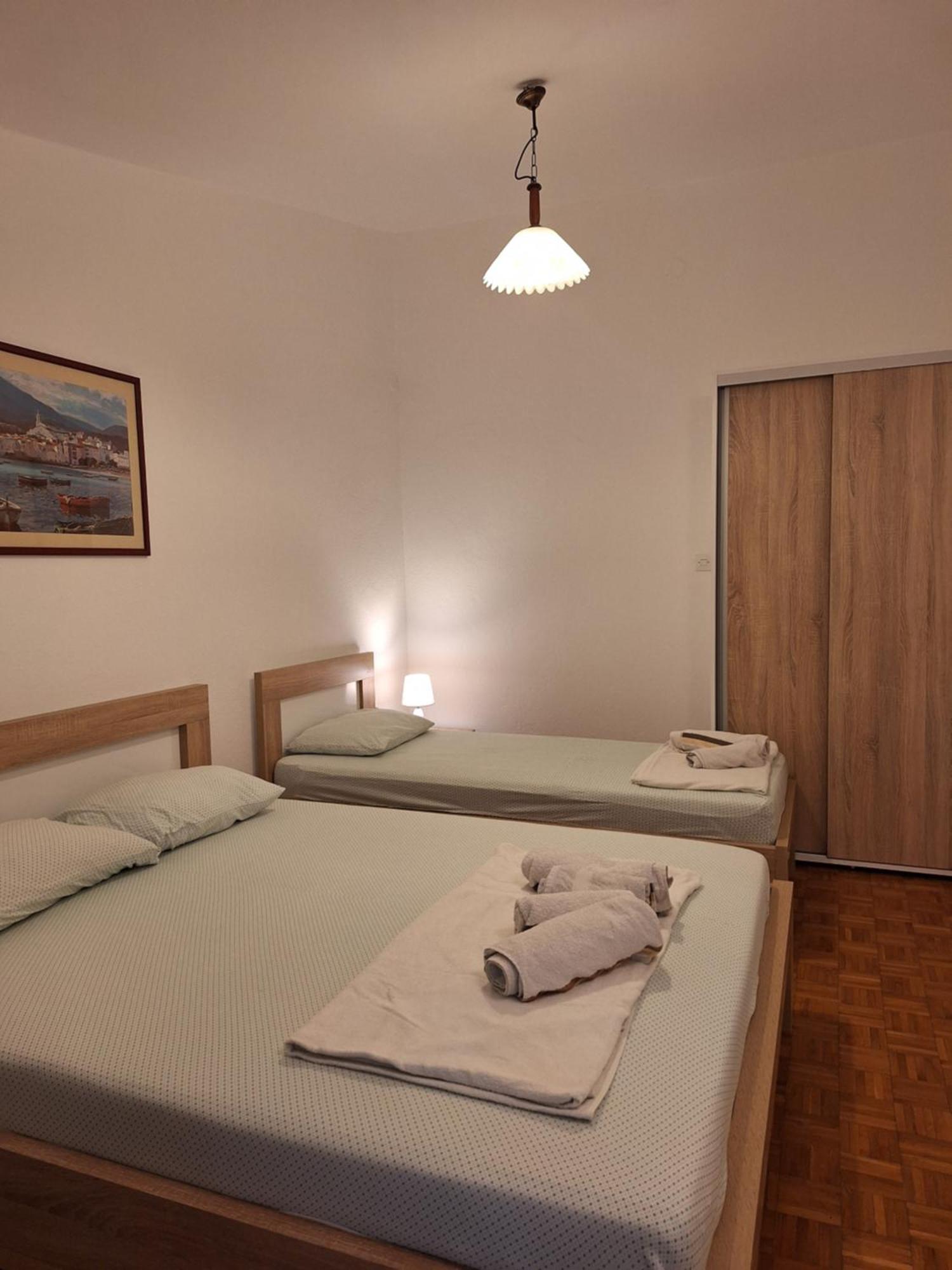 Apartments Kuc บาร์ ภายนอก รูปภาพ